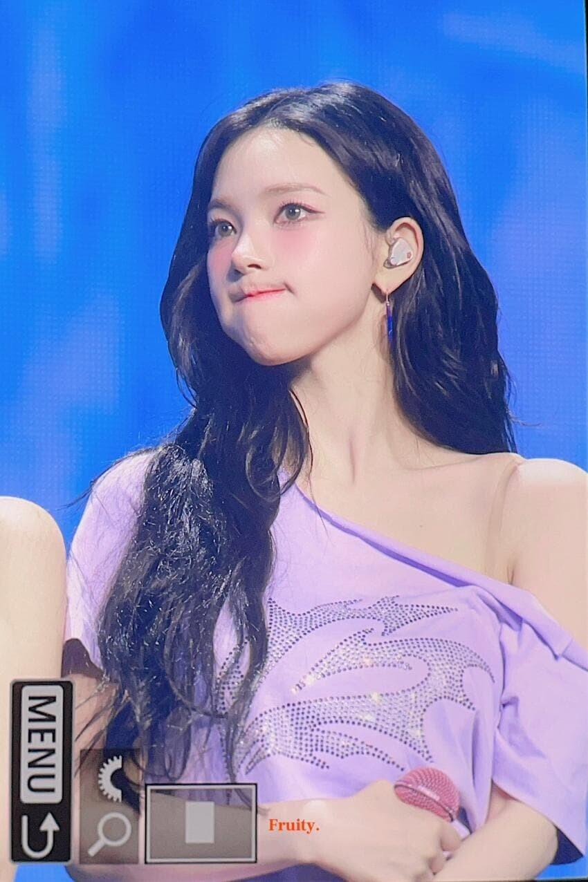 Apakah kamu menyukai Karina?