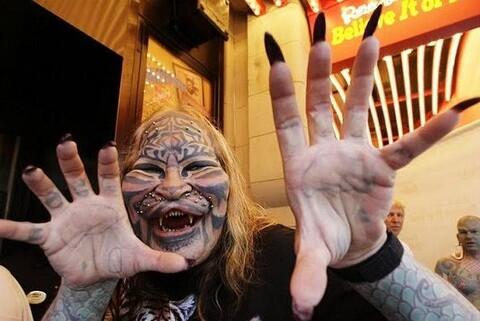 Dennis Avner Manusia Kucing yang Hidupnya Berakhir Tragis