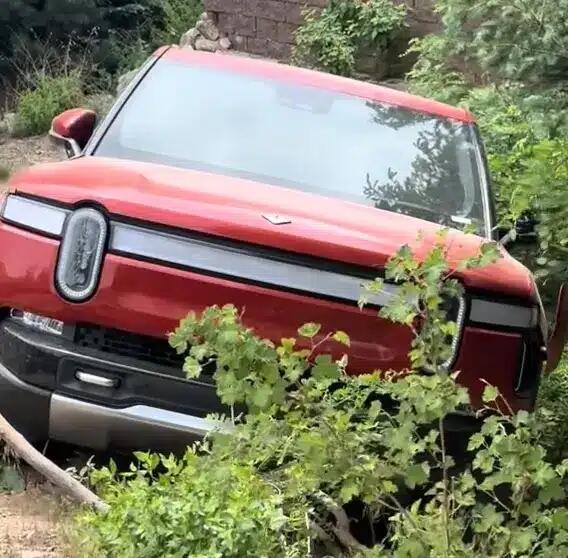Tiga Perusahaan Towing Tolak Evakuasi Pickup Listrik dari Jurang, Apa Kendalanya ?