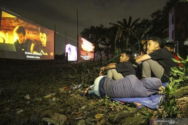 Bikin Bahagia! DPR Minta Pemerintah Bangun Bioskop Tiap Kecamatan