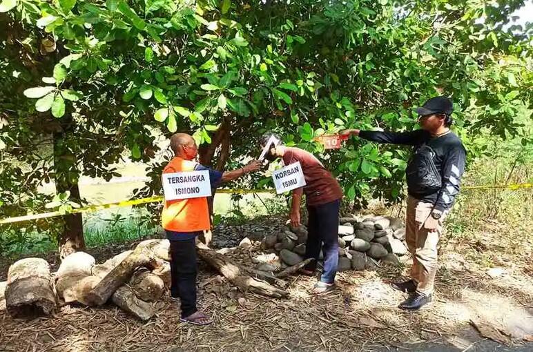 Peragakan 16 Adegan, Adik di Ponorogo Tebas Kakak 4 Kali