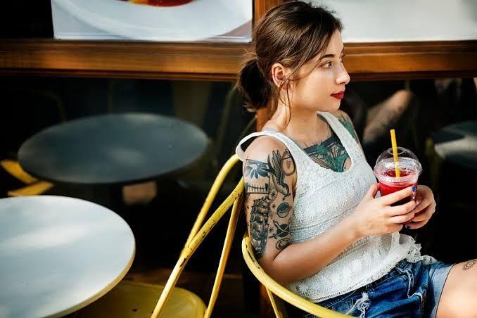 CEWEK BERTATO : STIGMA NEGATIF VS EKSPRESI DIRI ?