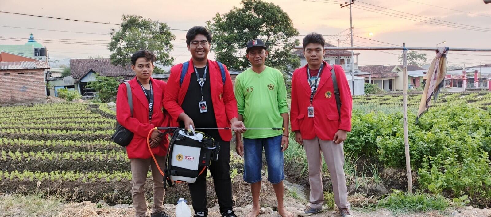 POWER SPRAY SOLUSI ALAT PESTISIDA ELEKTRIK PENGENDALIAN HAMA DIDESA KEMIRI