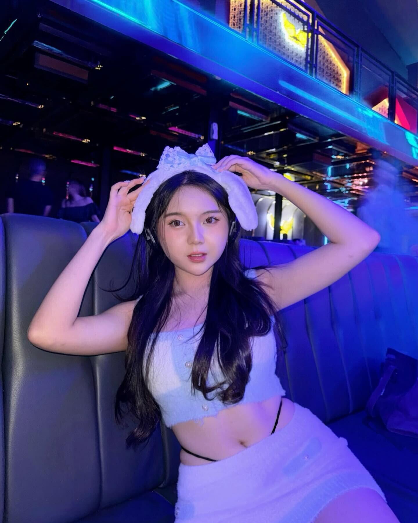 Foto Foto Kecantikan Sarah Viloid Yang Membuat Netizen Sulit Move On
