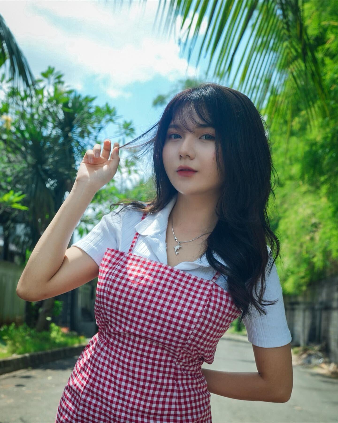 Foto Foto Kecantikan Sarah Viloid Yang Membuat Netizen Sulit Move On