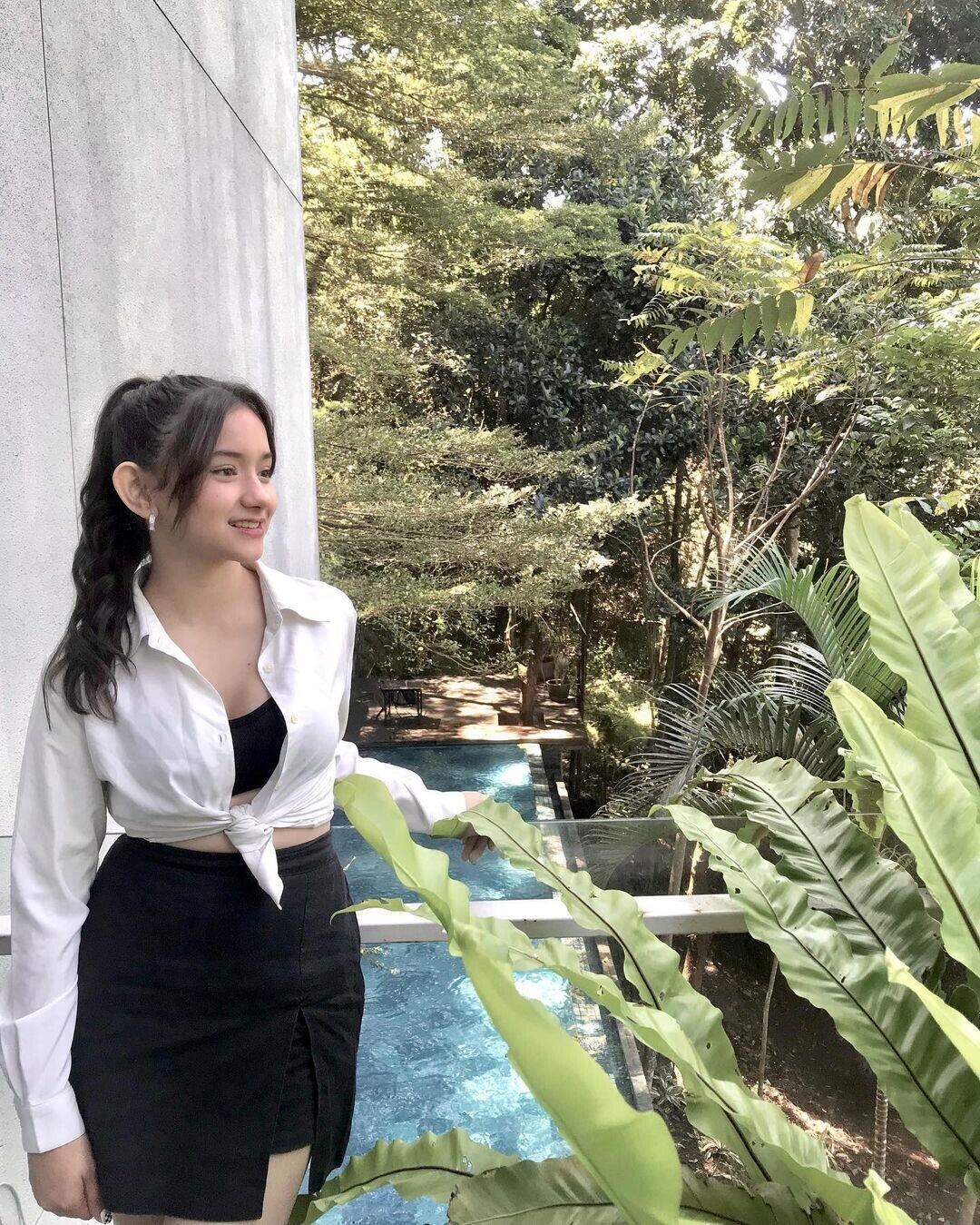 Foto Betapa Cantiknya Bebby Hatami Artis Belia Indonesia