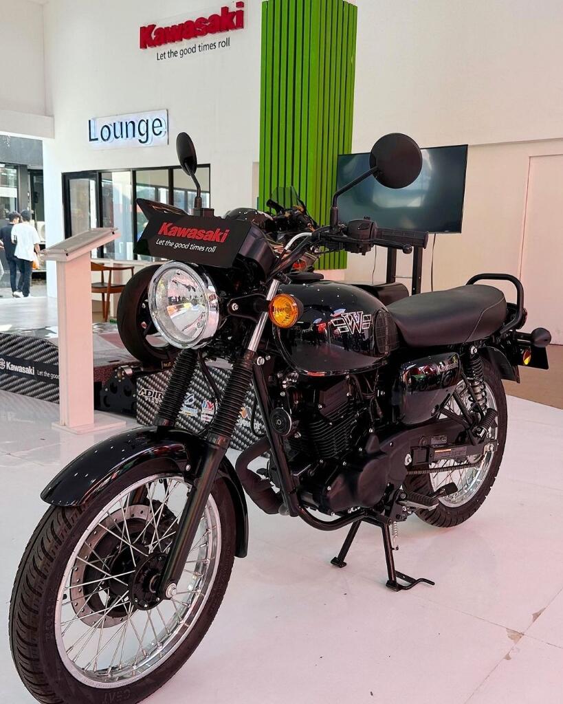 Kawasaki W175L: Tampang Retro Tapi Sudah Injeksi