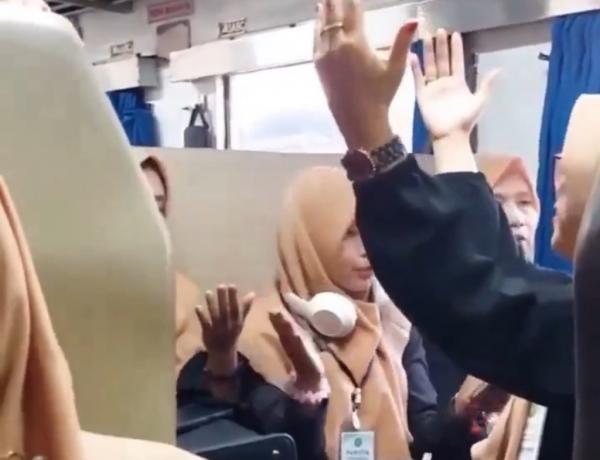 Rombongan Penumpang Ibu-ibu Berisik di Kereta

