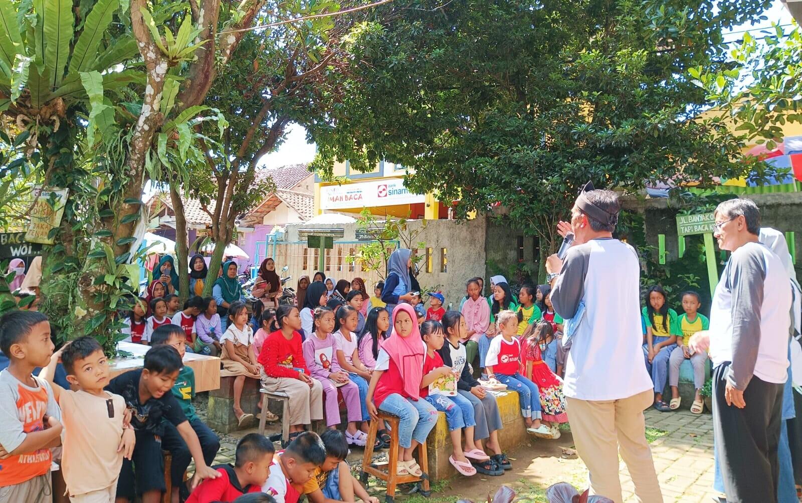 Menjadi Daun yang Tidak Pernah Membenci Angin