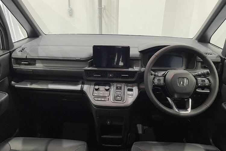 GIIAS 2024: Honda Step WGN Menyapa Indonesia, Inilah Saingannya Voxy dan Serena
