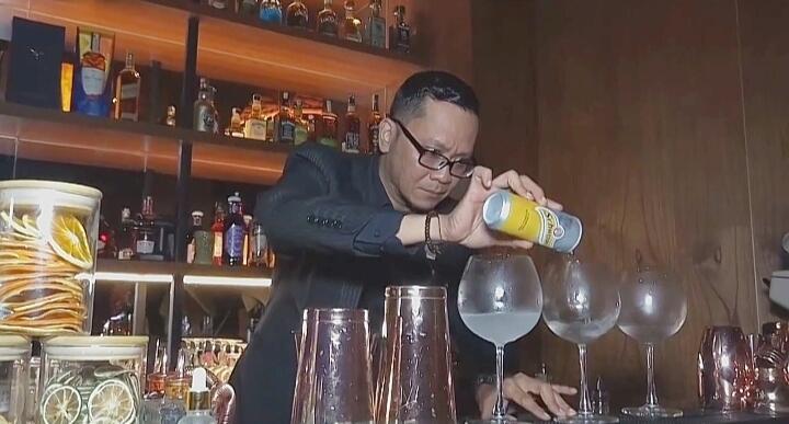 Lobi - Lobi Launch And Resto 24 Jam Yang Berada Di SCBD