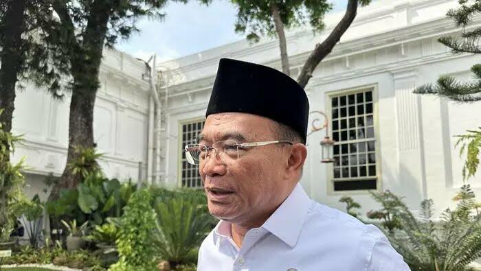 Makan Gratis Hanya Rp7.500, Muhadjir: Sangat Besar Itu!