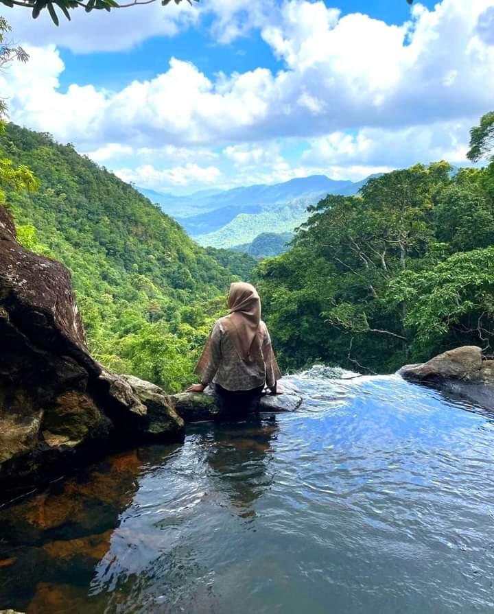 Keindahan Air Terjun Cunca Plias di Manggarai Barat, NTT