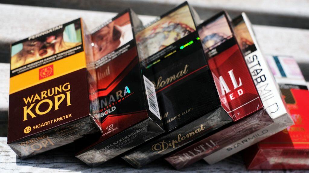 Harga Rokok Menggila, Rokok Ilegal Menggoda