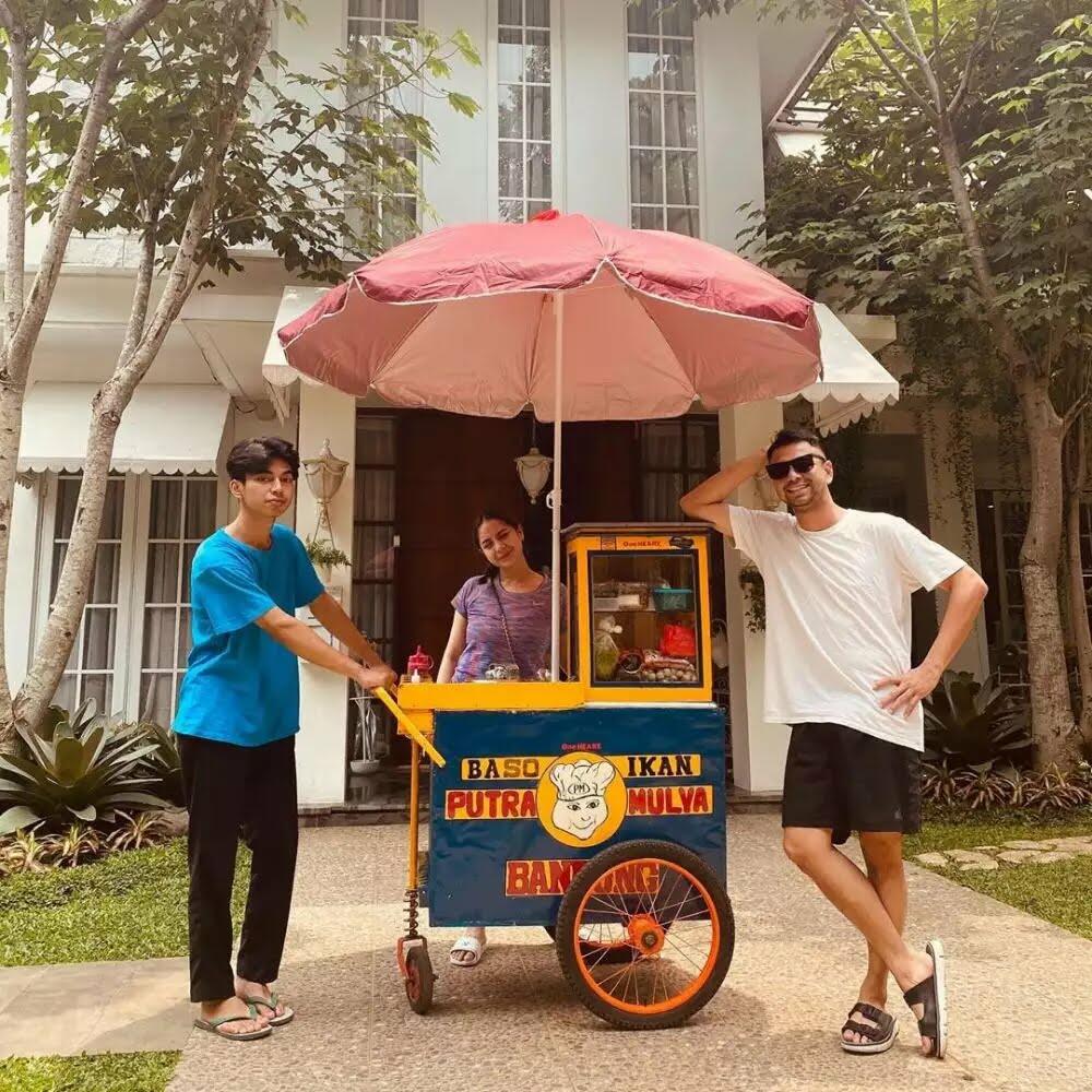 Pedagang Bakso di Surabaya mirip Suneo, Semoga bikin Kaya Raya kayak Tokoh Tersebut!