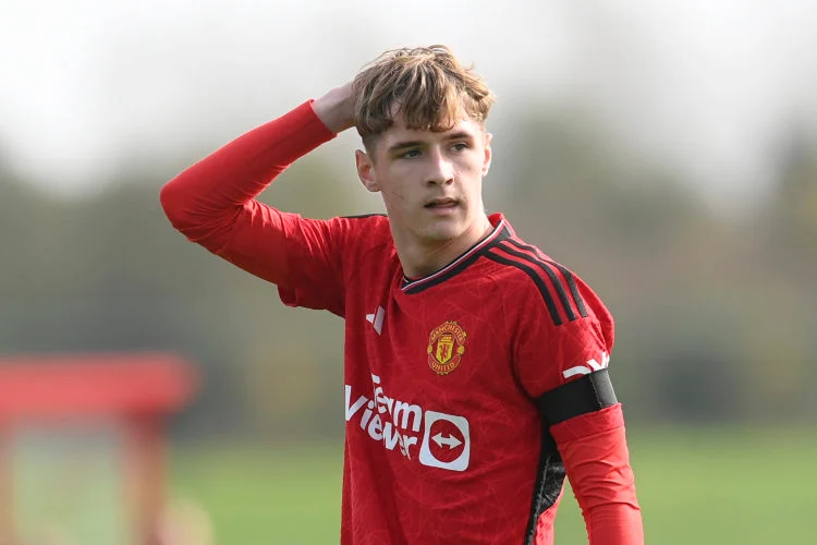 Wonderkid Manchester United yang Layak Dinantikan di Musim 2024/2025