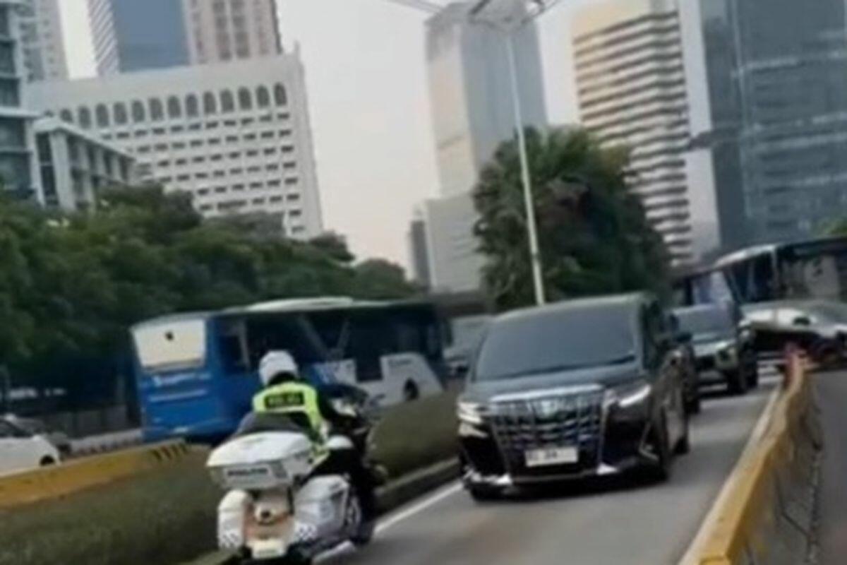 Mobil Menag Yaqut Terobos Jalur Transjakarta, Kemenag: Tidak Setiap Hari!