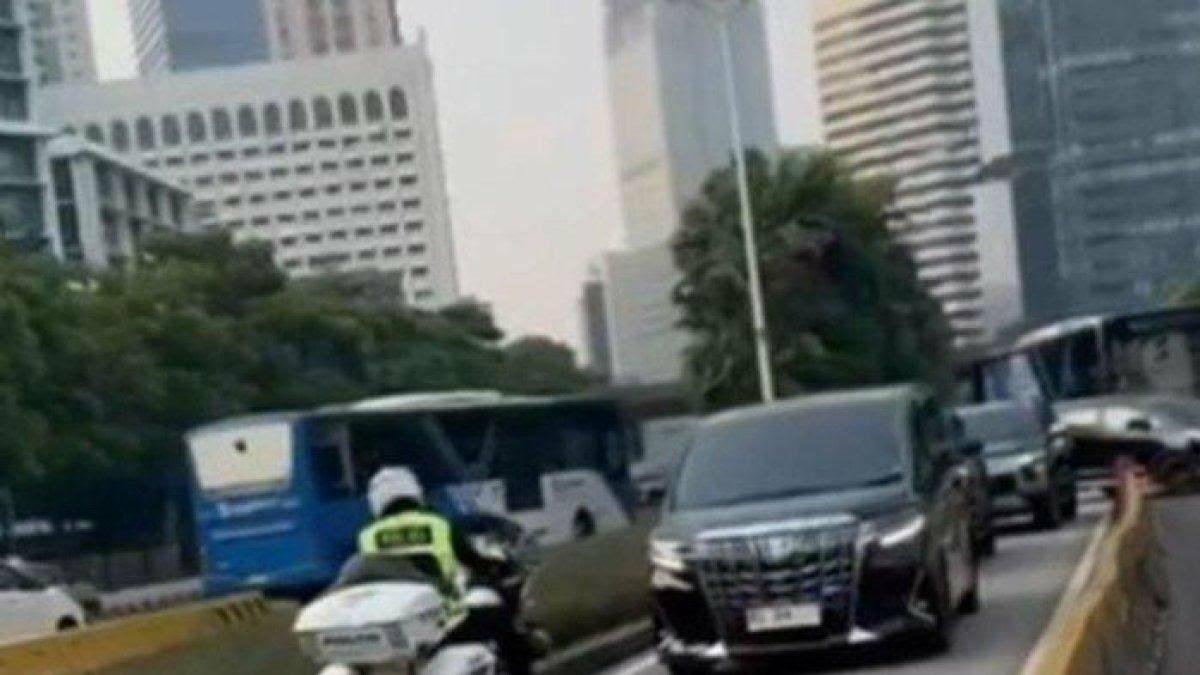 Mobil Menag Yaqut Terobos Jalur Transjakarta, Kemenag: Tidak Setiap Hari!