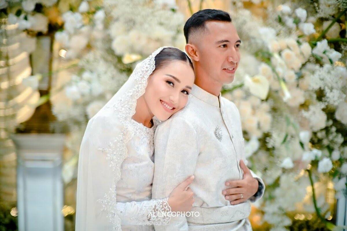 Ayu Ting-ting Diduga Putus Dengan Muhammad Fardhana Karena Miras dan Judi Online!