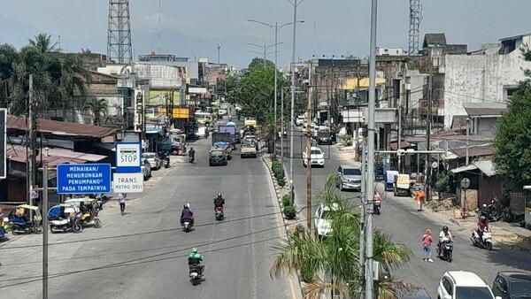 Bus Ngetem bikin Macet, Walkot Medan: Omongan Kami Sampah! Ini 7 Momen Mangkal di RI