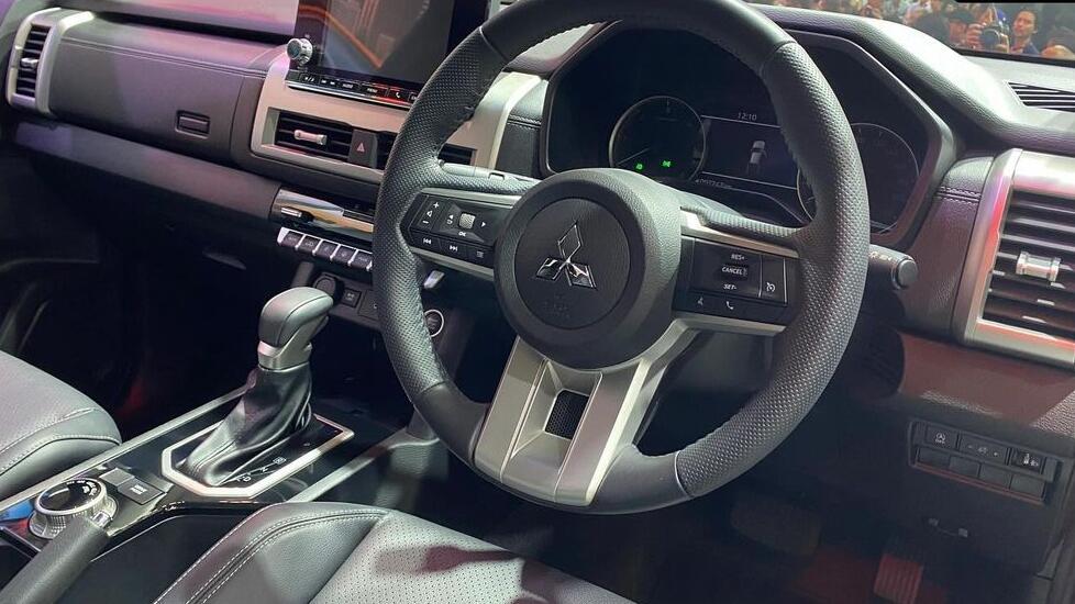 GIIAS 2024: Gede dan Bertenaga, Mitsubishi Perkenalkan Generasi Terbaru dari Triton