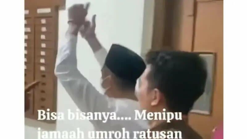 Parah! Terdakwa Penipuan Umrah Berjoget di Depan Para Korban, Apa Sebabnya?