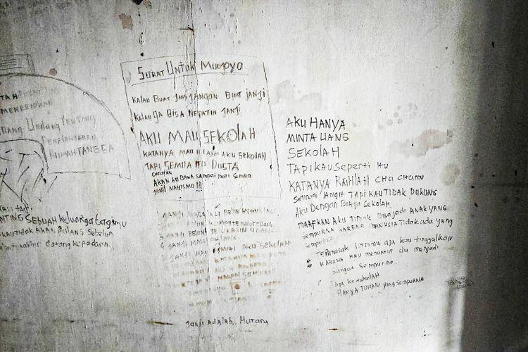 Misteri Tulisan di Dinding Rumah Ditemukannya Kerangka Ibu dan Anak!