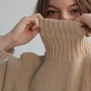 Perbedaan Hoodie Dengan Sweater yang Perlu Kamu Ketahui