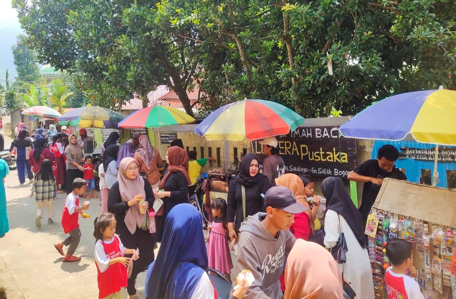 Jajanan Kampung Gratis, Saksi Bisu Geliat Literasi di Taman Bacaan