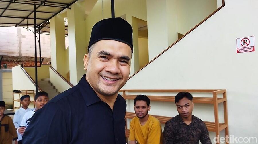 Heboh Foto Saipul Jamil Diduga Perlihatkan Alat Kelamin ke Pria