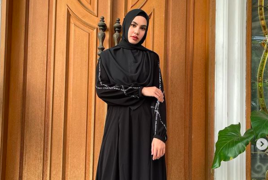 Heboh, Kartika Putri Hijrah! Hapus Foto di Instagram: Penjelasannya Ada di Instastory