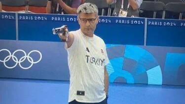 Kece Badai! Gaya Menembak Atlet Korsel dan Turki di Olimpiade Paris, Mirip John Wick