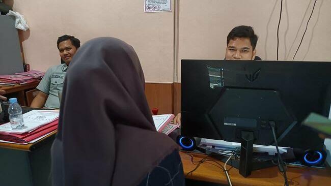 Wanita Berhijab Nekat Curi iPhone Demi Donasi ke Palestina! Dedikasi Luar Biasa!