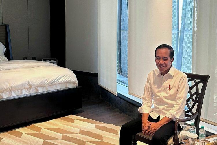 Jokowi Teken PP Atur Penyediaan Alat Kontrasepsi untuk Pelajar, Setuju Gansist?