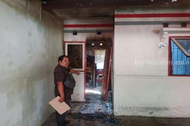 Ditinggal Pemilik Keluar, Rumah di Semampir Surabaya Terbakar