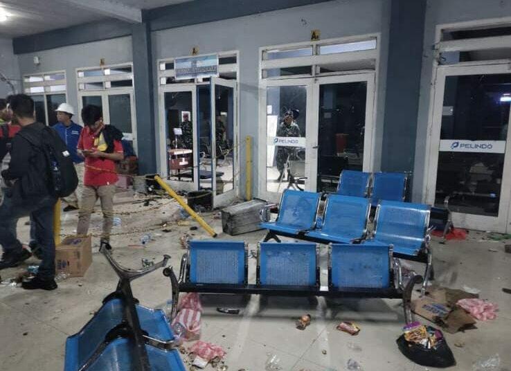 Gagal Berangkat ke Jakarta, Puluhan Mahasiswa Ngamuk di Pelabuhan Ambon