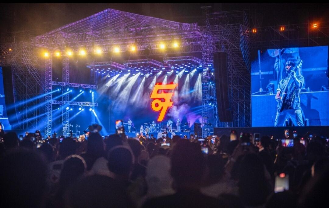 Demo Tolak Konser Sheila on 7 di Makassar gegara SMA ikut Libur, Netizen Bilang Gini