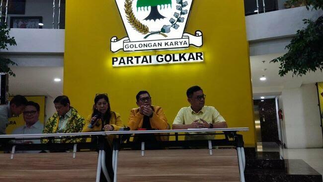 Airlangga Hartarto Mundur dari Ketum Golkar, Bikin Bu Mega Khawatir Demokrasi di RI!