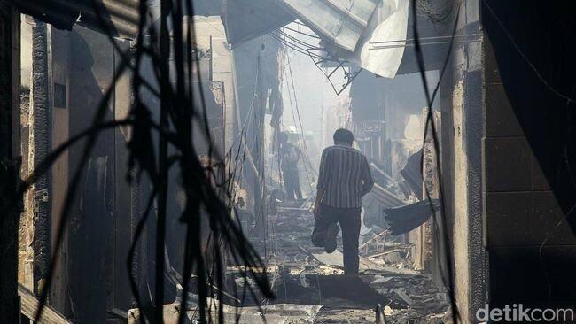 Gara-gara Charger HP, Ratusan Rumah di Manggarai Hangus Terbakar!
