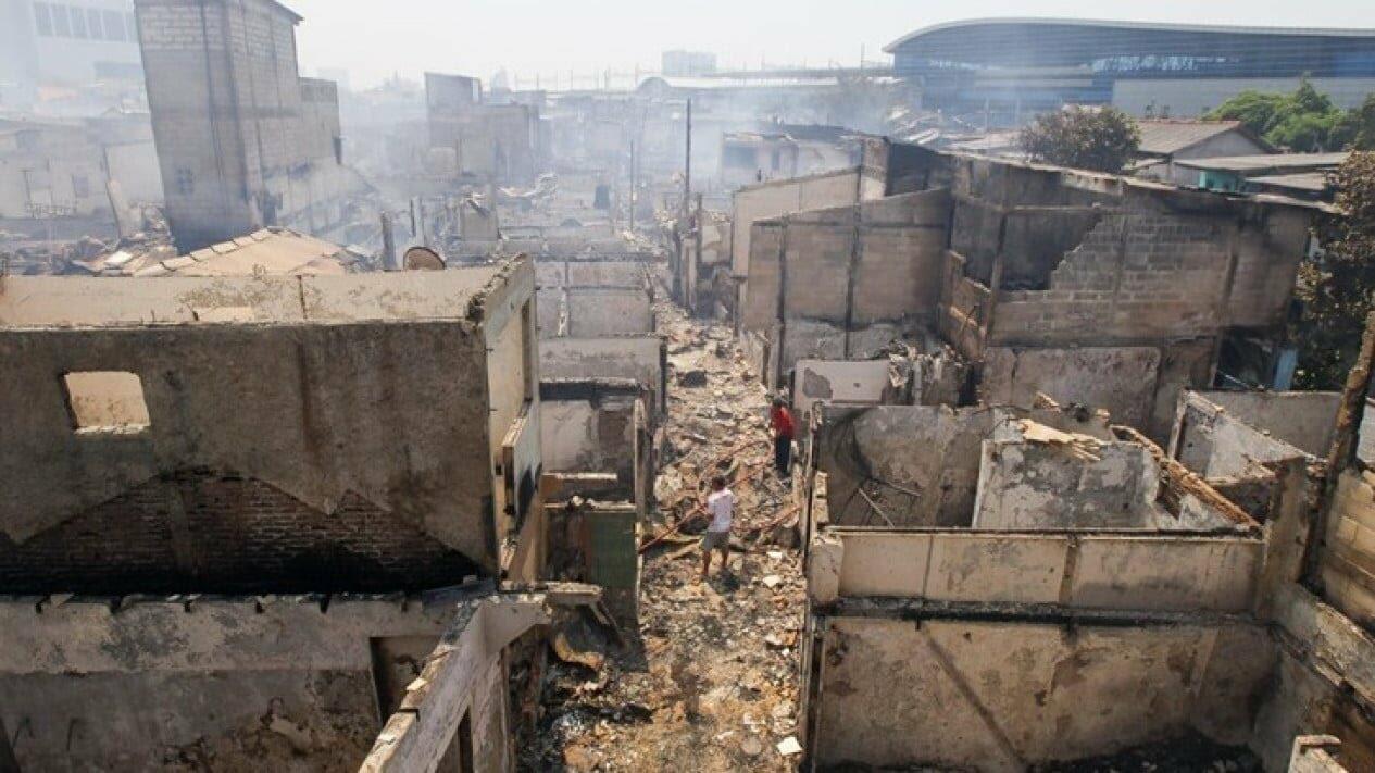 Gara-gara Charger HP, Ratusan Rumah di Manggarai Hangus Terbakar!
