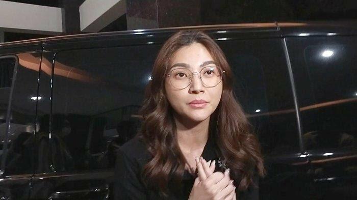 Usai Operasi Plastik, Wajah Baru Sarwendah Dihujat Netizen! Begini Rupanya!