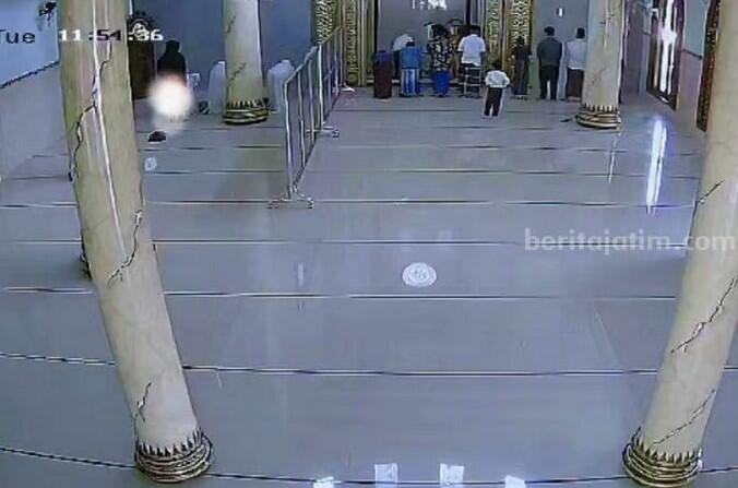 Jemaah Wanita di Bojonegoro Dilecehkan saat Sholat di Masjid