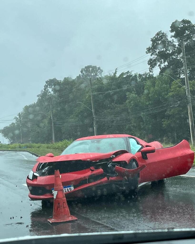 Hujan Membawa Luka | Ferrari 296 dan Porsche GT3 RS Rungkad Saat Main Hujan-hujanan