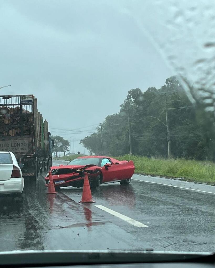 Hujan Membawa Luka | Ferrari 296 dan Porsche GT3 RS Rungkad Saat Main Hujan-hujanan