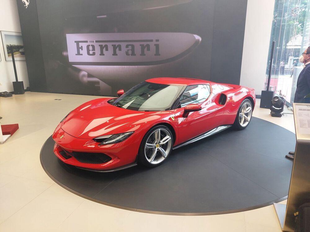 Hujan Membawa Luka | Ferrari 296 dan Porsche GT3 RS Rungkad Saat Main Hujan-hujanan