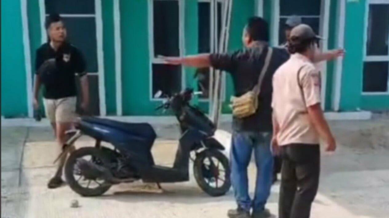 Warga Perumahan Dipaksa Pakai Jasa Akamsi Saat Renovasi Rumah, Wajarkah?