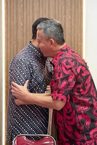 Anies Sambangi PDIP Jakarta, Dipeluk Kader-Disambut Hangat