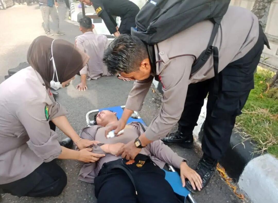 7 Petugas Polresta Banjarmasin Terluka Akibat Unjuk Rasa di Gedung DPRD Kalsel