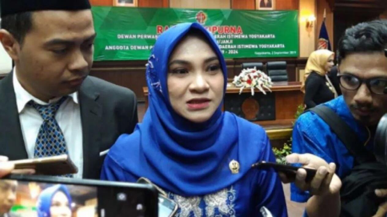 Hanum Rais buat Surat Terbuka ke Kaesang dan Erina yang Pamer Kemewahan, Setuju Gan?