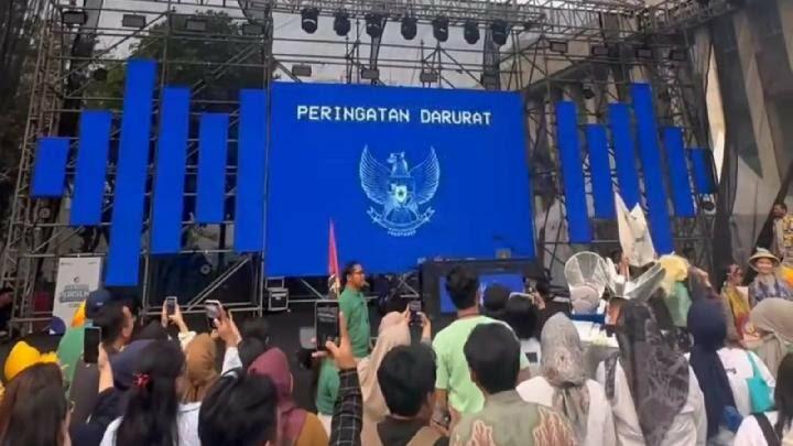 Muncul Larangan Pasang Visual Peringatan Darurat di Konser, Para Musisi Kecewa!